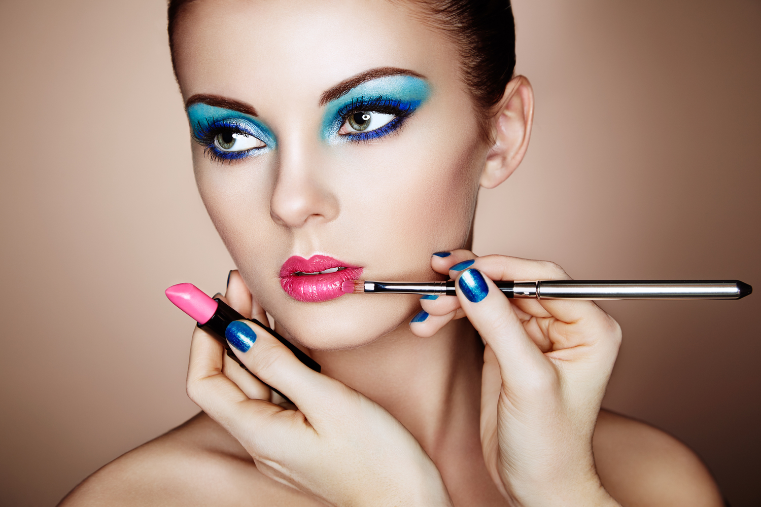 Tricks to Make Lipstick Stay Put